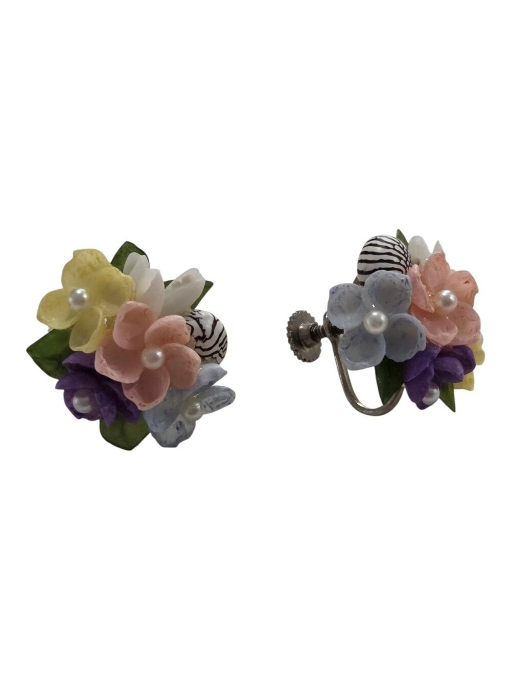 Vintage 1950s Dyed Seashell Flower Cluster Screw Back Earrings Pastels